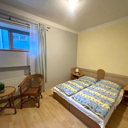 Apartmany Ados 哈拉霍夫 外观 照片