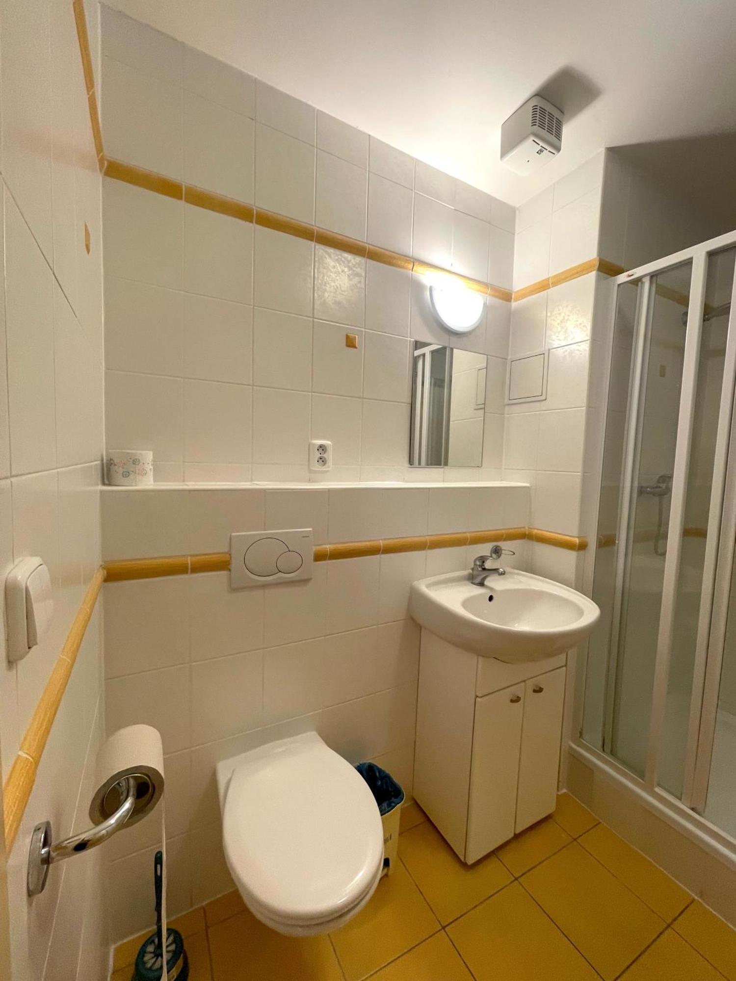 Apartmany Ados 哈拉霍夫 外观 照片